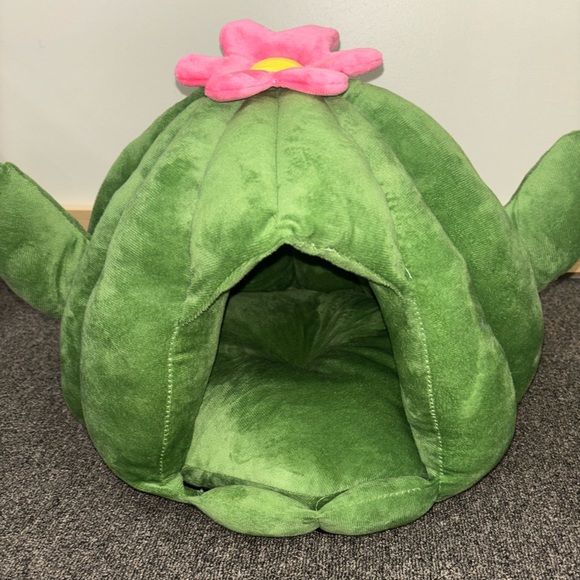 Cactus Cat Bed - Picture 3 of 7